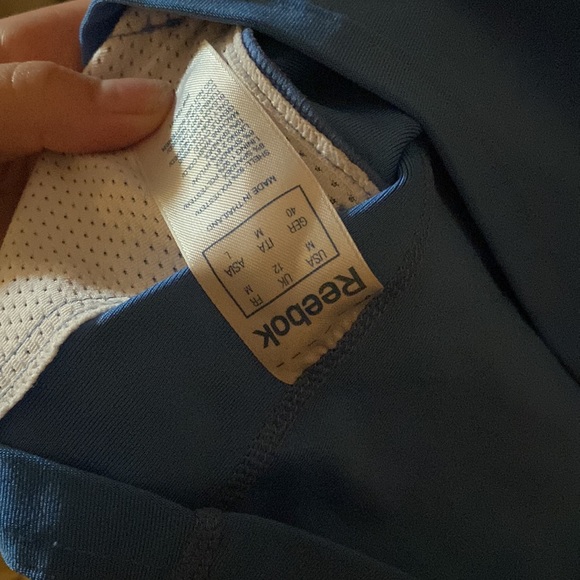 Women’s Reebok work out tank top size medium - Picture 6 of 7